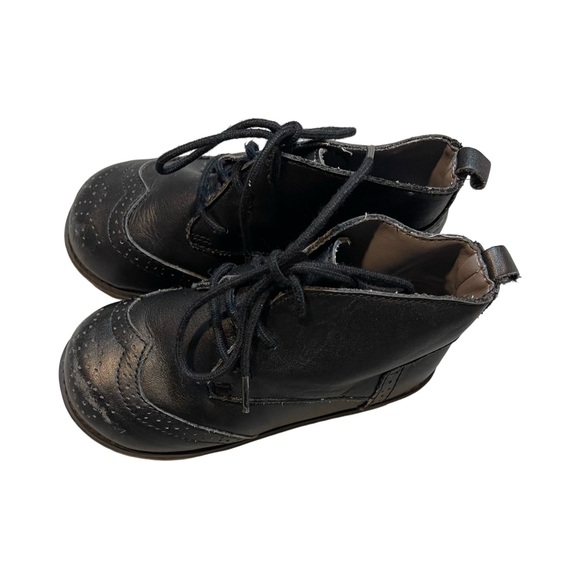 Janie and Jack Uptown Holiday Wing-Tip Boots 9 - Picture 3 of 5